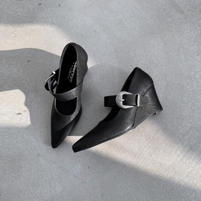 Mooreyu Atelier Original Design Black Pointed Toe High Heels Women's Belt Buckle Wedge Shallow Mouth Single Shoes Women Mooreyu Atelier Original Design Black Pointed Toe High Heels Women's Belt Buckle Wedge Shallow Mouth Single Shoes Women