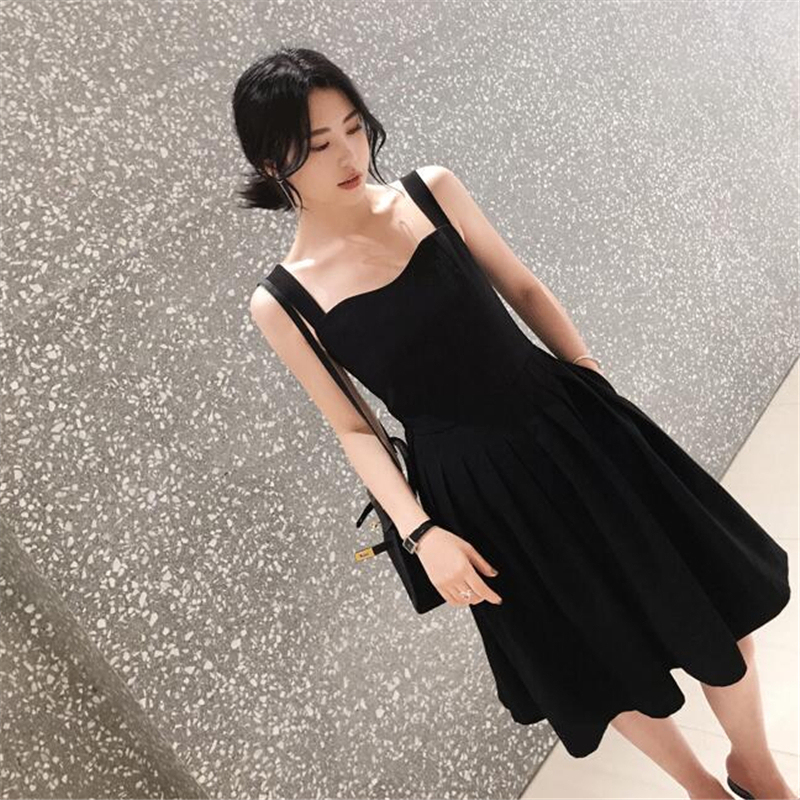 Slightly fat sister large size thin cover belly suspender dress women's summer fat mm black pleated skirt 200 pounds