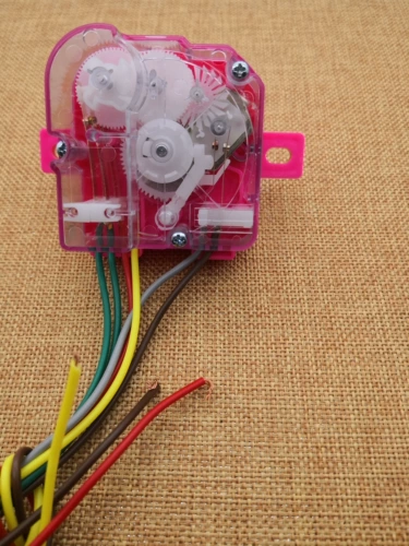 Полуавтоматические двухцилиндровые стиральные машины всех марок, универсальный 6-проводной таймер стирки, управление стиркой вперед и назад 15 минут.