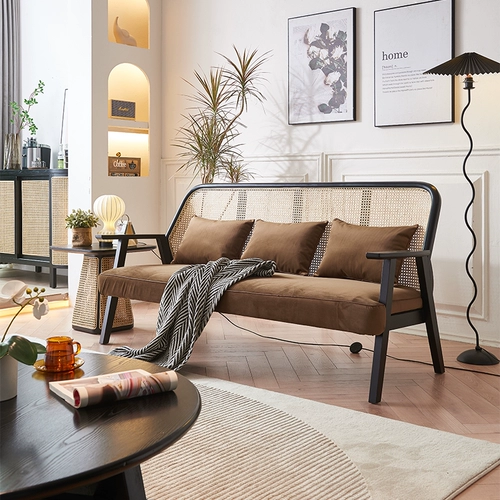 Современный и минималистичный диван из натурального дерева для отдыха