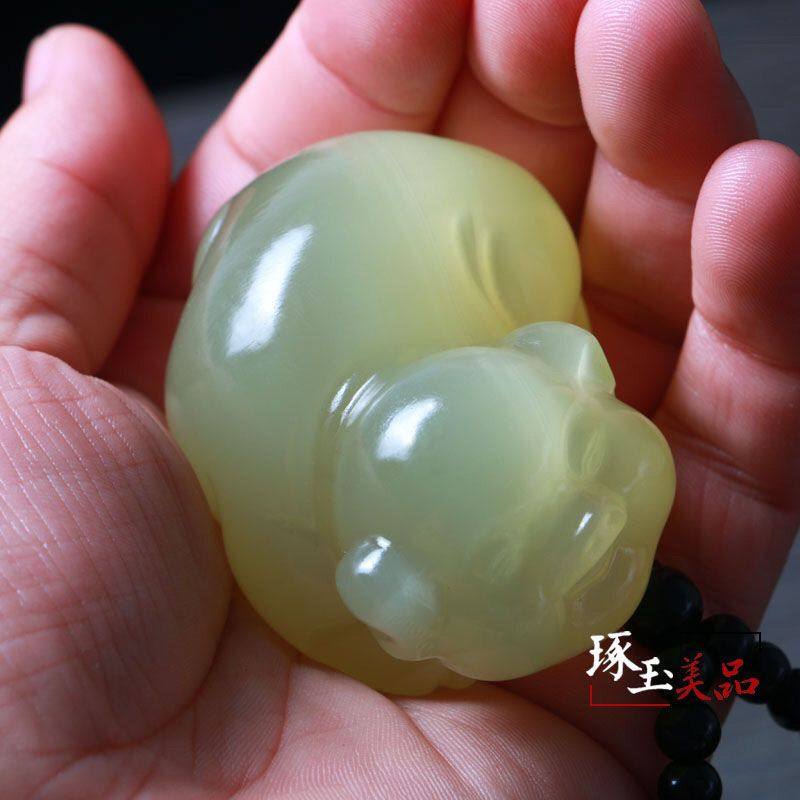 新疆和田色小猪手把件阿富汗料小猪手把件把玩饰品玉石12生肖立体