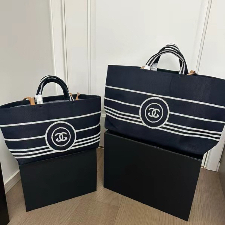 2026 New Style Small Chanel-Style Canvas Bag for Women, Large Capacity Commuter Tote Bag, Striped Tote Bag, Striped Beach Bag