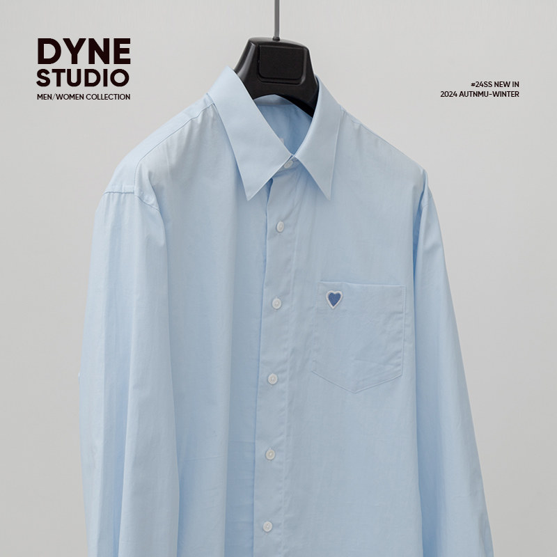 Dyne Studio เสื้อเชิ้ตแขนยาว คอปกแหลมเล็ก สไตล์วินเทจ ปักลายหัวใจ ผ้าฝ้ายโพพลิน สีฟ้า ลายผีเสื้อสีชมพู 8836