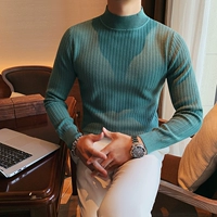 Зеленый лонгслив