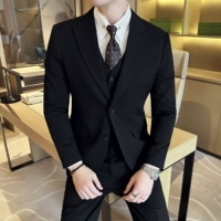 Черный [одинокий костюм]