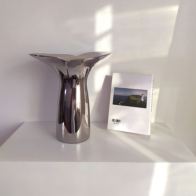 Modern Art Home Plated Ceramic Silver Floral Tea Table Dining Table Decoration Pendulum designer Trumpets Vase