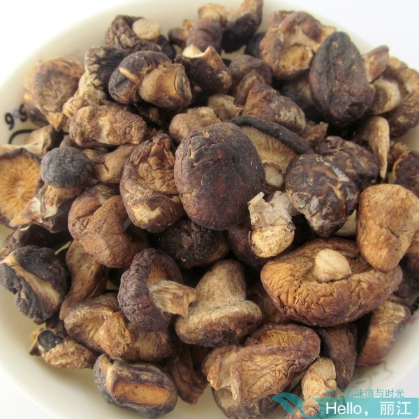Yunnan specialty Lijiang Plateau wild shiitake mushrooms naturally dried pollution-free flavor rich 50g Buy 3