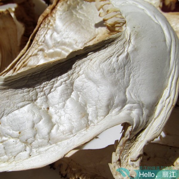 Yunnan specialty Lijiang wild Peeled matsutake mushroom natural non-polluting export grade dry goods wild mushroom