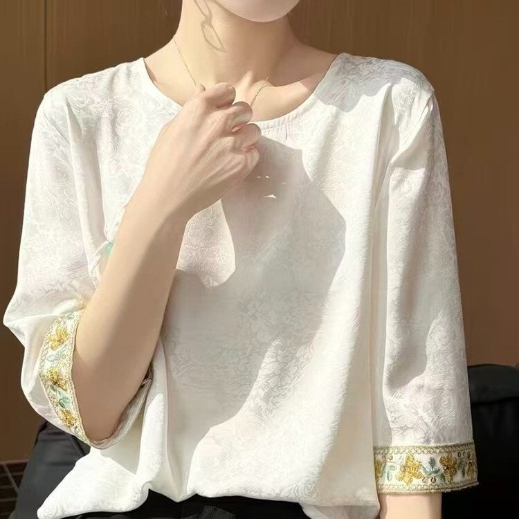 New Chinese Style National Style Embroidered Jacquard Blouse, Mid-Sleeve Jacquard Shirt for Women, Round Neck, Five-Quarter Sleeves, Loose and Versatile Top
