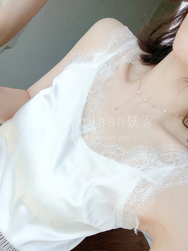 Fly island with genuine silk ~ advanced sensiness satin glossy eyelash lace V collar elastic sleeveless vest anti-walk light