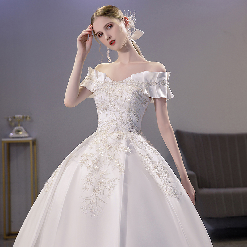 Saton -shaped shoulder wedding main yarn 2024 new bride high -level texture simple, superb, lying temperament is thin and thin Saton -shaped shoulder wedding main yarn 2024 new bride high -level texture simple, superb, lying temperament is thin and thin