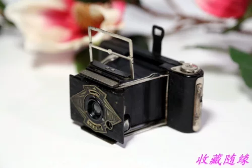 Маленькая антикварная камера