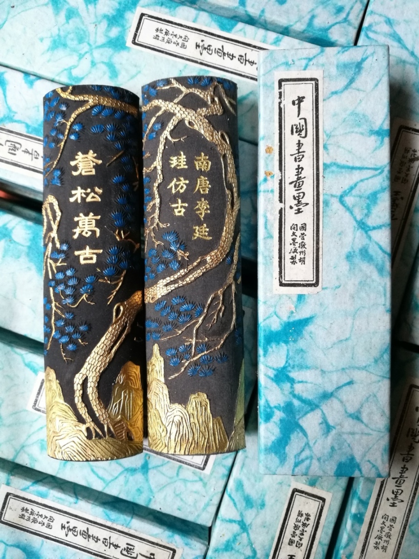 Huimo ingot-Tunxi Hukai Wenmo Factory 80 early 2 two rolls of pine smoke ink Cangsong Wancu original Japanese reflow