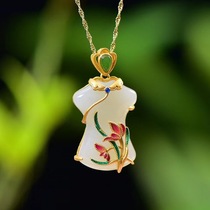Qin Xin Yufangs ancient method silver inlaid and field jade enamel qipao qiangqi to win the pendant