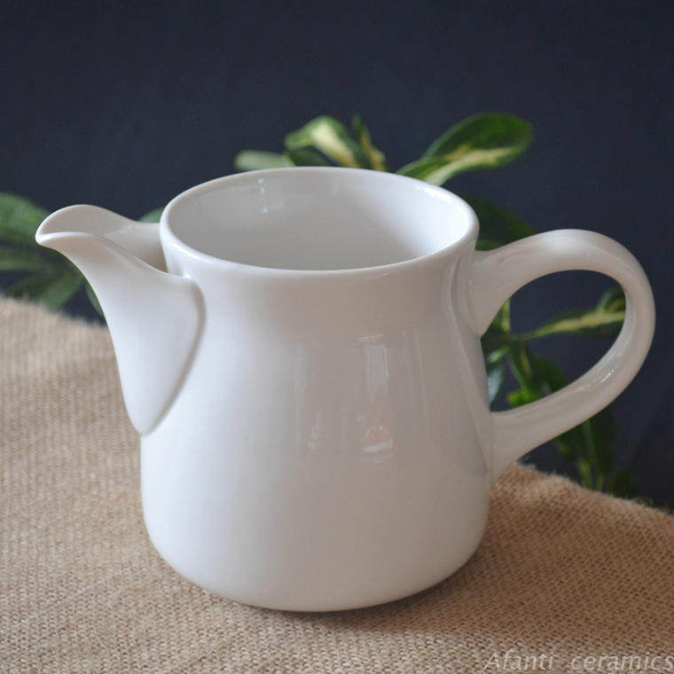 Foreign trade Original single tail stock New bone porcelain 600ml Milk tank filter filter Milk Tank Filter filter Oil pot Artisanal Coffee Cup