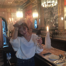 The smallest sea elinasea early spring wild style simple solid color short V-neck nine-point sleeve top for women