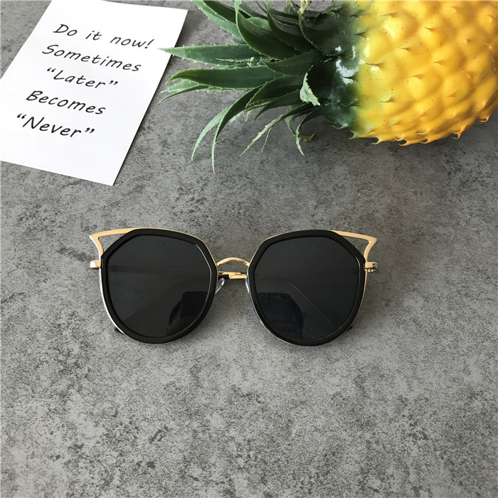 Phiên bản Hàn Quốc của kính râm nữ thủy triều mới mô hình ngôi sao tròn retro mặt tròn kính râm tai mèo thời trang kính thủy triều trong kinh bao ve mat khoi anh sang xanh essilor
