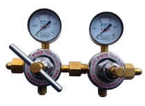 Two - stage precision decompression meter of oxygen - gas - bodied oxygen - steel cylinder reducer of oxygen - decompression unit YQY - 11 economy