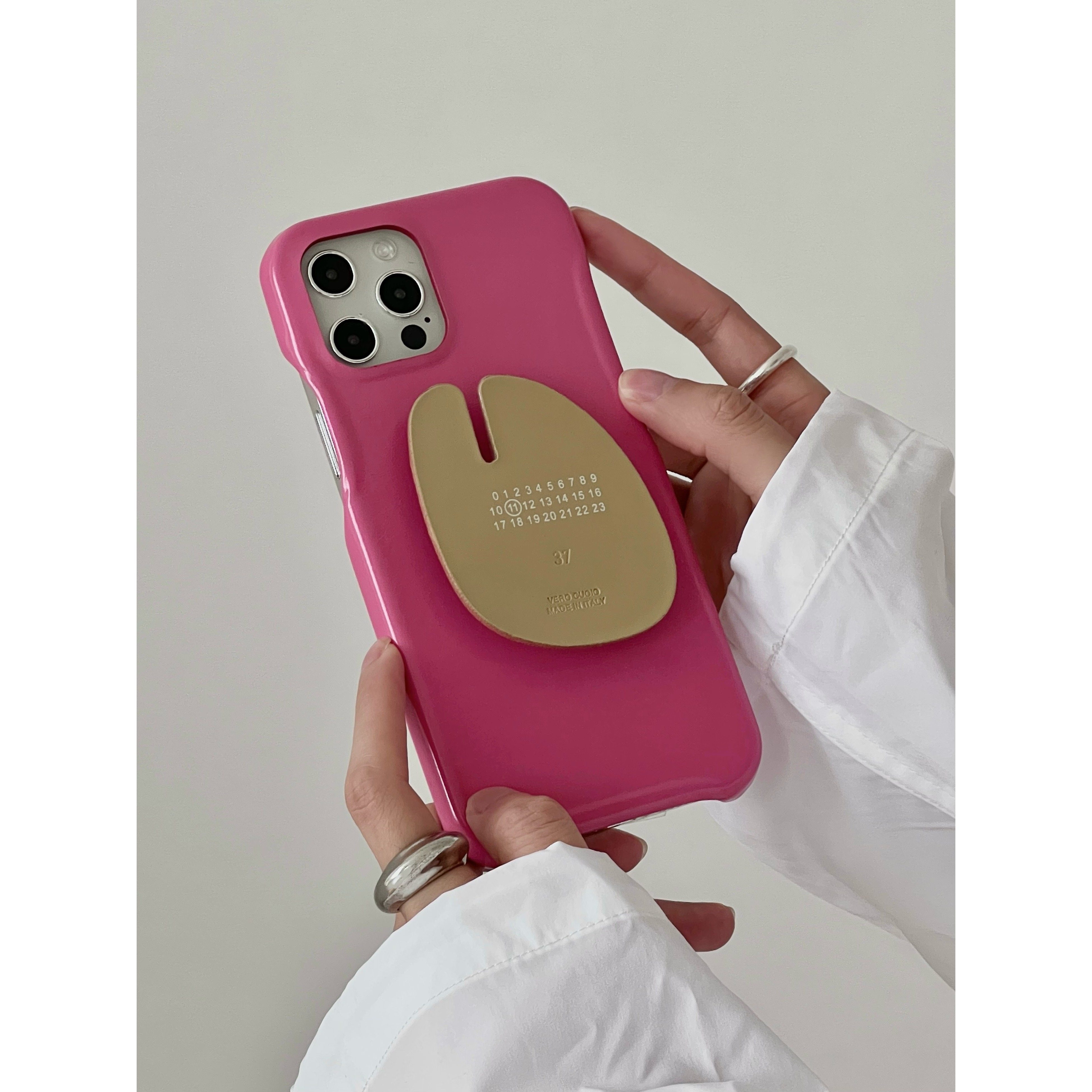 2022 new Margiela style split toe pink leather 13promax mobile phone protective case 12pro protective case simple