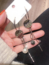 Korean letter Dr metal S925 silver needle earrings retro asymmetric pearl diamond long tassel earrings falling tide