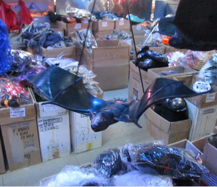 Halloween decoration ghost festival decoration tricky props scary bar KTV haunted house set imitation leather bat