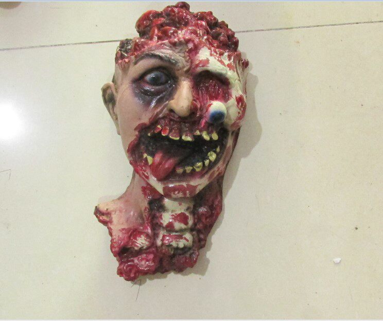 Halloween decoration ghost festival decoration bar KTV haunted house decoration tricky props scary decapitated head protruding eyes