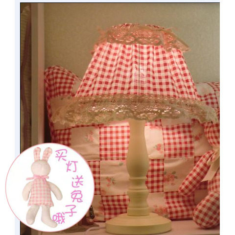 Light luxury red plaid fabric table lamp pastoral style table lamp bedroom romantic decoration bedside table lamp
