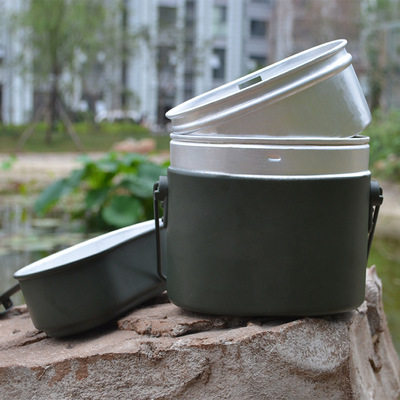 Outdoor picnic multifunctional lunch box set German marching lunch box military fans World War II equipment aluminum old lunch box