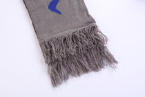 V119 you guys like the couple streaming Sue Mao side scarves.