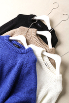 D102 Spanish DAN White lazy wind round neck shoulder width loose sweater