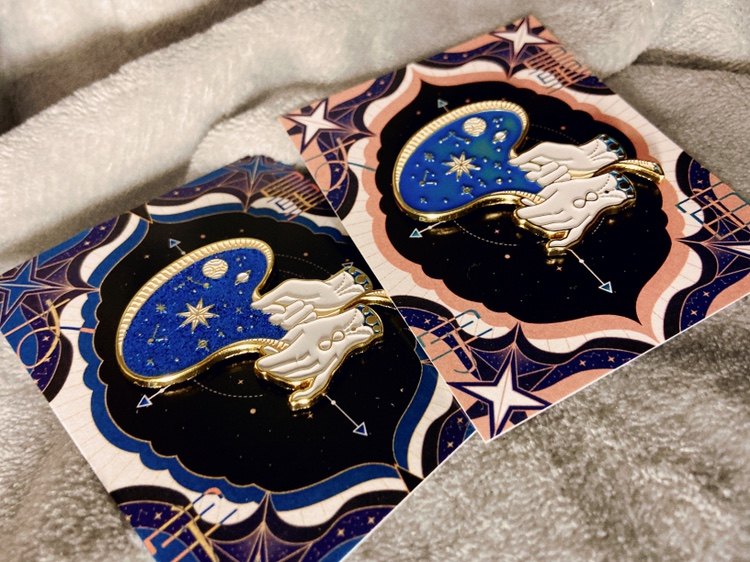 (Spot) Lobster Bots SPYsees Quantum Cosmic Metal Badge Blue Transparent Lacquer Flash