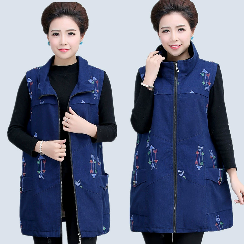 Áo khoác mùa xuân cho phụ nữ trung niên và cao tuổi, mẹ mặc, áo vest vải bông denim thêu hoa dài trung niên cộng với áo vest nữ béo plus - Áo vest