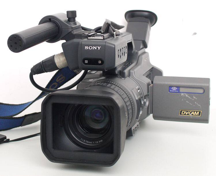 Sony Videocámara DSR-PD150 Pro MiniDV con Sony iLink CCD de 380,000 píxeles Mini DVCAM (renovada