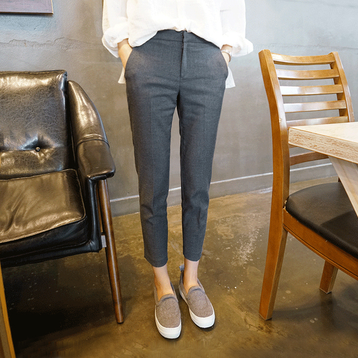 Skin-Friendly, Ultra-Comfortable, Thin, Slimming, Casual Cropped Trousers for Women in Autumn and Summer, with Elastic Waistband, Cigarette Style, for Petite Figures Skin-Friendly, Ultra-Comfortable, Thin, Slimming, Casual Cropped Trousers for Women in Autumn and Summer, with Elastic Waistband, Cigarette Style, for Petite Figures