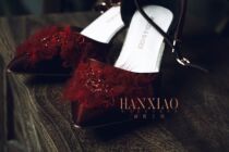 Han Xiao red wedding shoes pure hand embroidered bride photo studio photo style