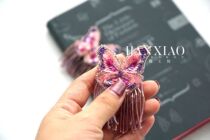 Han Xiao pure hand-embroidered embroidery retro pink butterfly ear clip earrings wedding bride photography model styling accessories