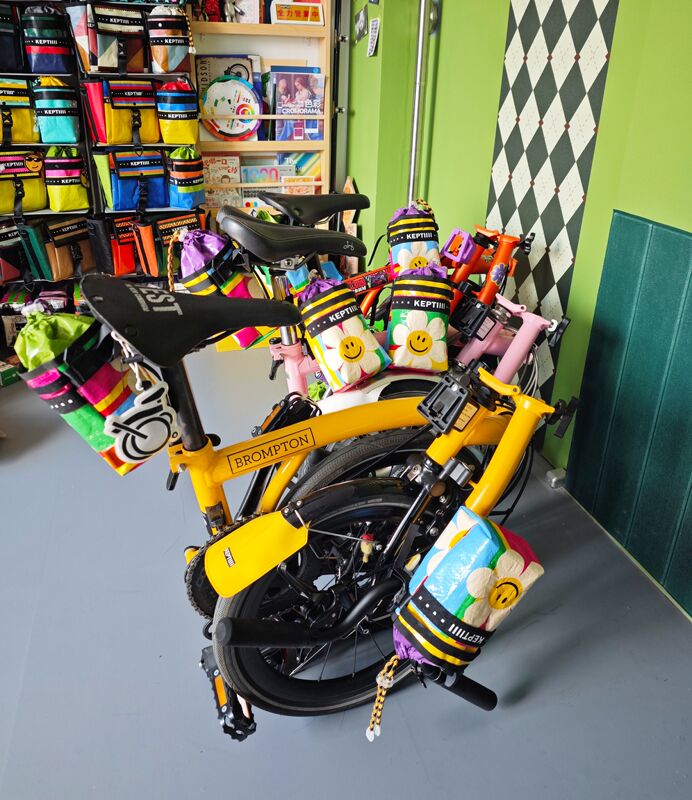 Sunflower Dopamine Small Bag for Bicycle Handlebar, Waterproof and Lightweight, Can Be Used as a Water Bottle Holder, Seat Bag, or Crossbody Bag