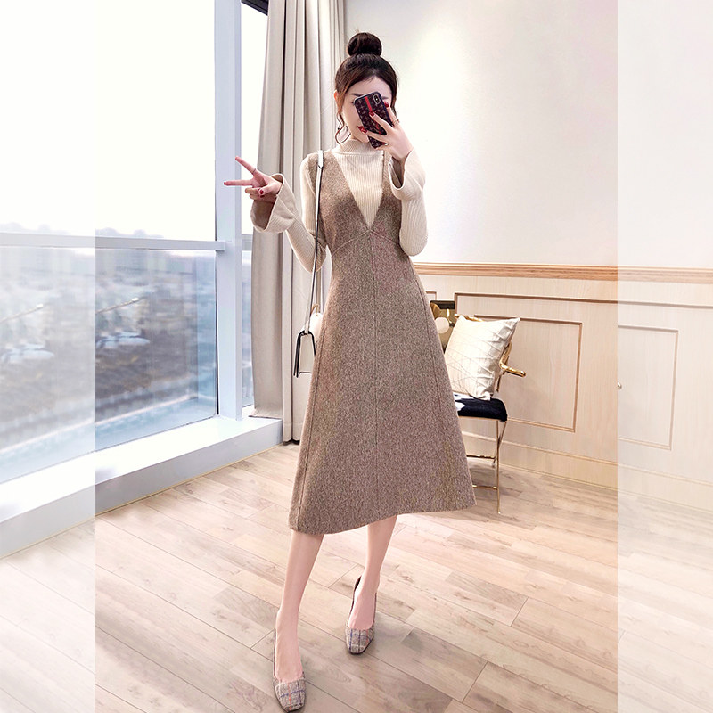 Sweater and skirt two-piece set bottom layer knitted sweater 2022 new women's autumn and winter woolen baby bag skirt suit