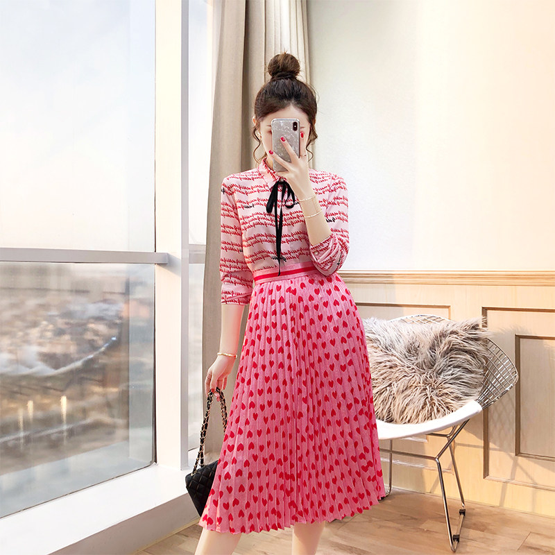 Pleated skirt two-piece autumn suit 2022 new women's shirt printing small fresh pink pure sweet suit