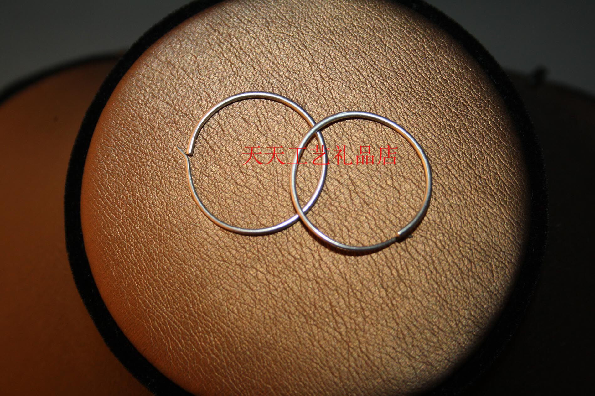 In the 70s, the old foreign sales 925 silver stick pulled the wind large earrings of old pure silver earrings prices