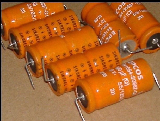 New stereotype foot Siemens EPCOS 680UF75V axial electrolytic capacitor