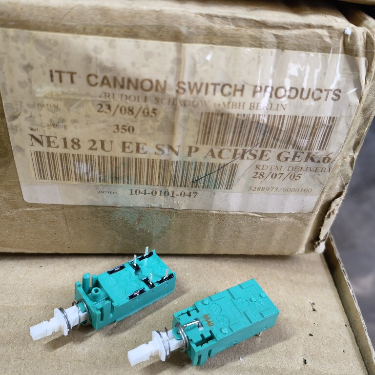 German Itt Ne18T70 6A/250Vac Push Button Switch 4 Pins