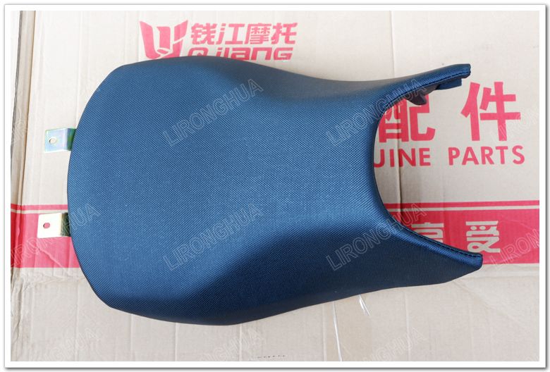 Nhà máy nguyên bản của Qianjiang Benelli Chariot TRK502 Jinpeng BJ500GS-Một đệm trước / sau (mới) - Đệm xe máy bao yên xe máy