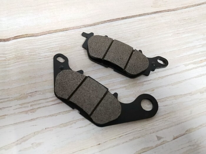 Suitable for motorcycle accessories Xunying Qiaoge i Tianjian Tian Halberd YBR125 Front disc brake pad Brake leather brake pad