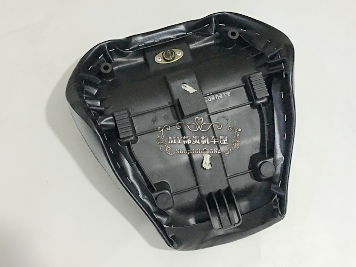 Áp dụng Suzuki American GZ125HS Túi ghế hoàng tử Đệm đệm Lắp ráp đệm Ghế trước và sau Ghế yên Ghế tựa lưng - Đệm xe máy 	bọc da yên xe máy sh