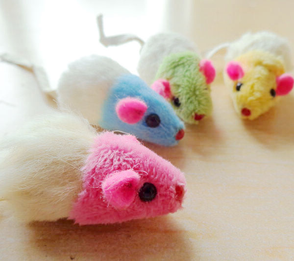 Full export 2-inch rabbit skin small mouse small love to play multi-color cat toys