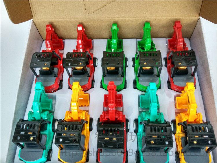 Explosive inertial excavator excavator bulldozer up and down movable villain left and right swing inertial car toy car