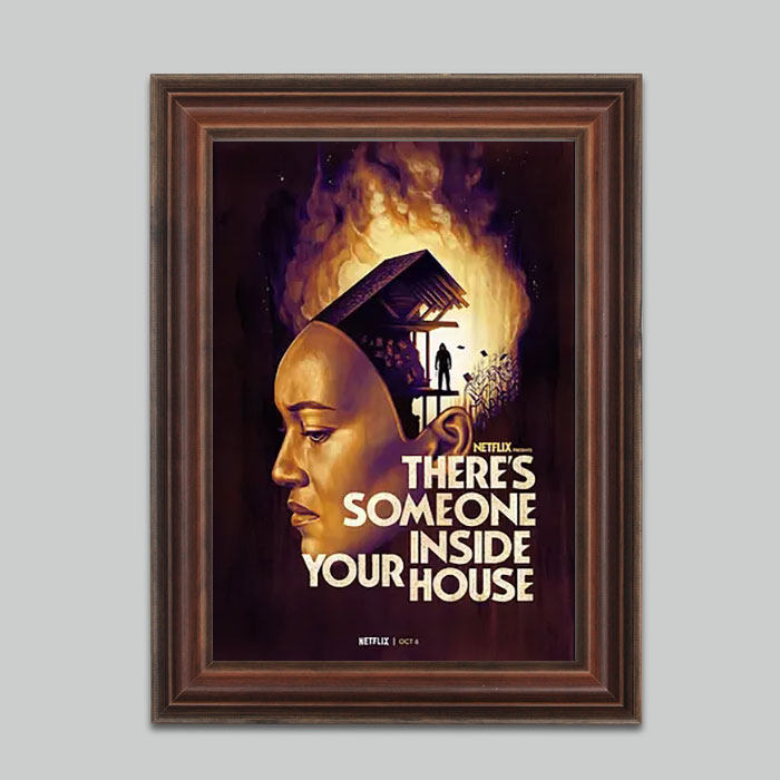 There are people in your house who promote the painting in Chinese.