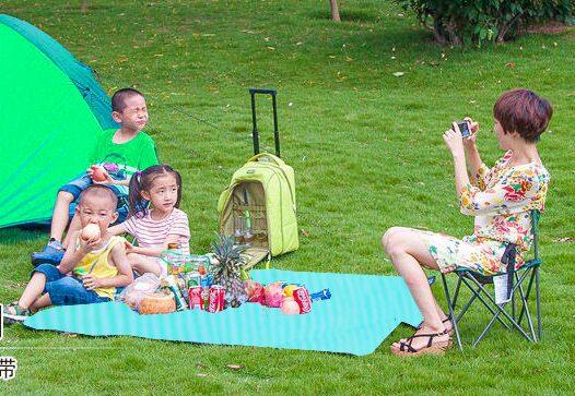 Picnic mat mat moisture-proof mat thickened portable cushion spring outing picnic lawn waterproof mat floor mat outdoor tent camping