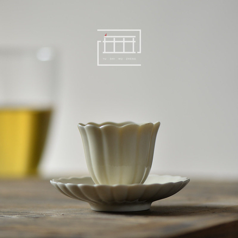 Ceramic Gongfu tea with a cup of tea tasting tea tasting tea drinking cup honey-coloured chamomile Petal Shaped Creative Tea Cup Set